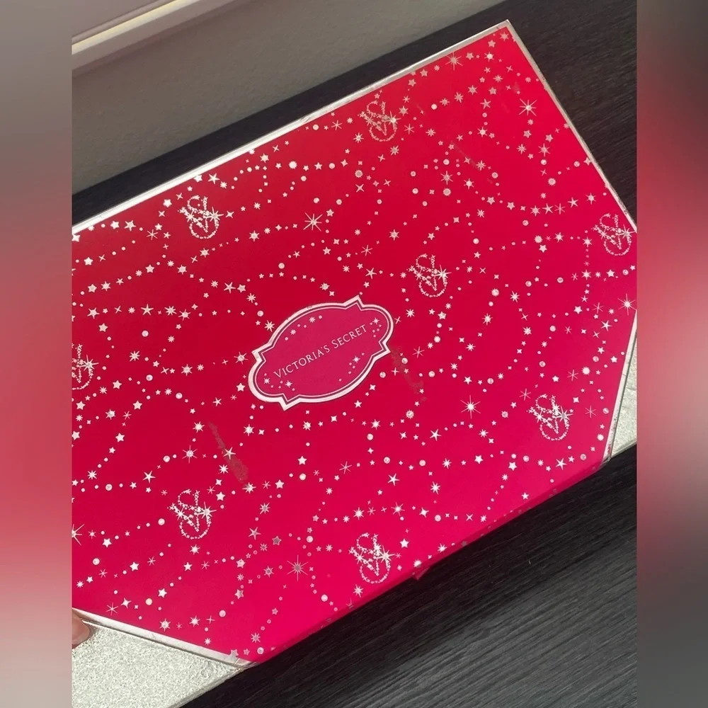 NEW HTF Victoria’s Secret Collectible Pink Silver Sparkle Storage Gift Box